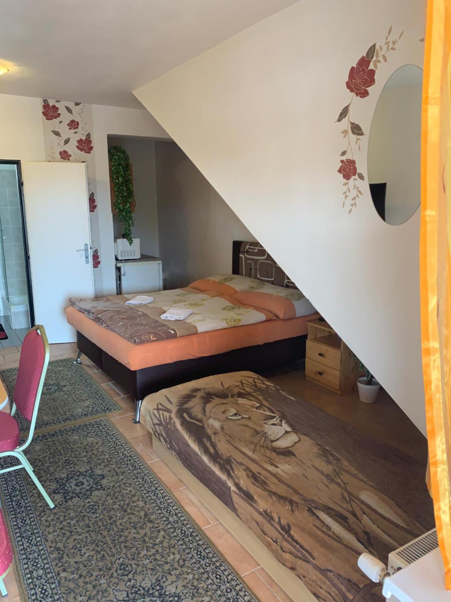 弗洛里达一室公寓旅馆 Štúrovo 外观 照片