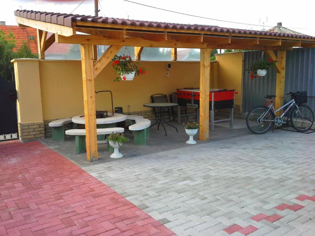 弗洛里达一室公寓旅馆 Štúrovo 外观 照片