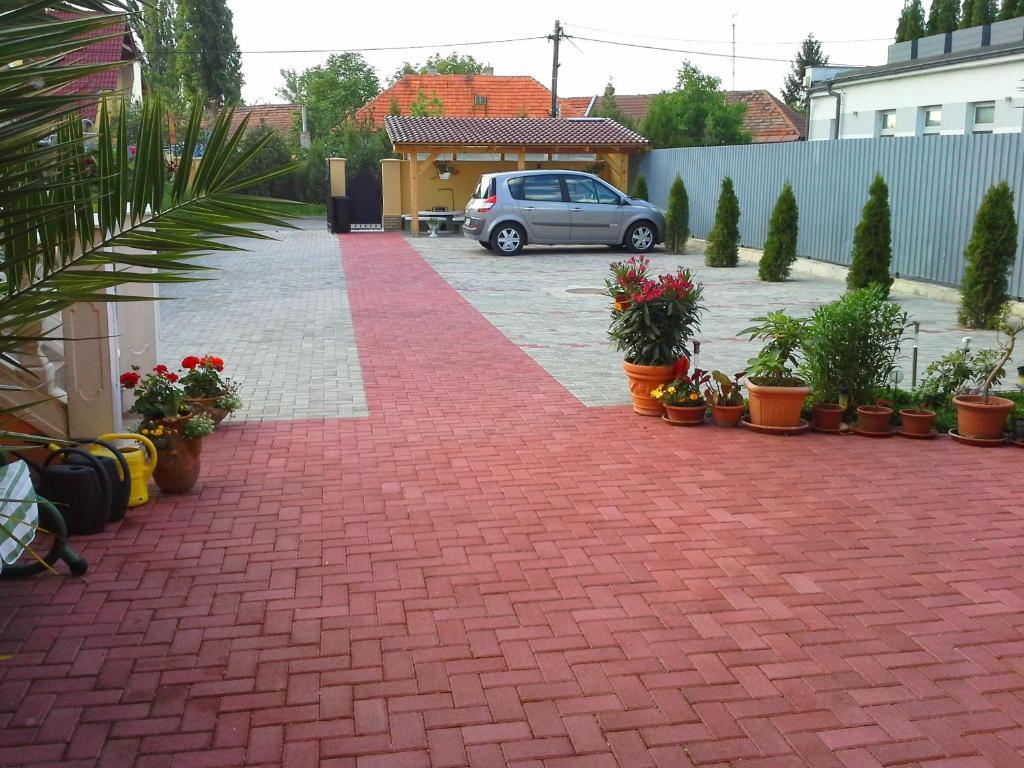 弗洛里达一室公寓旅馆 Štúrovo 外观 照片