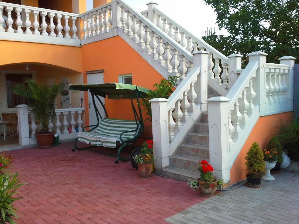 弗洛里达一室公寓旅馆 Štúrovo 外观 照片
